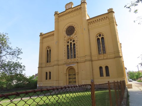 The Great Synagogue of Carei (Nagykároly, Kroli), where R’ Moshe Aryeh was born.